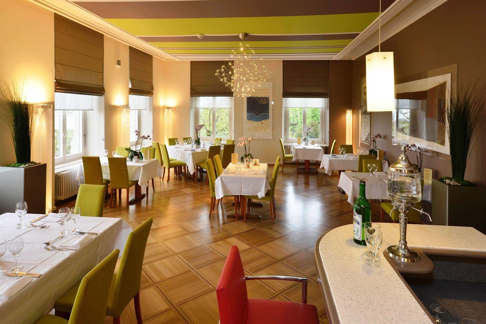 Hotel Alpes & Lac Neuchatel Ngoại thất bức ảnh