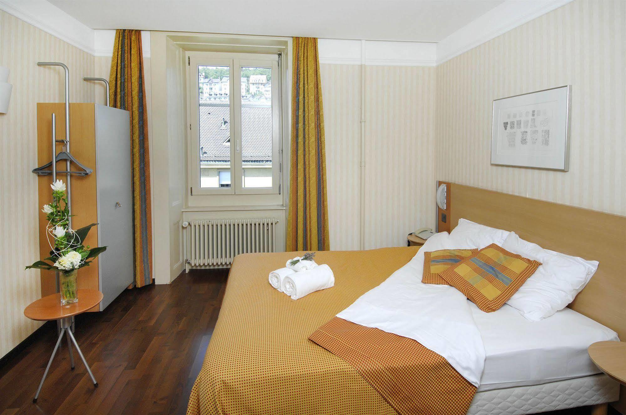 Hotel Alpes & Lac Neuchatel Ngoại thất bức ảnh