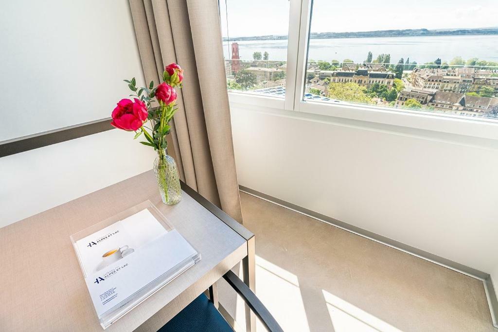 Hotel Alpes & Lac Neuchatel Ngoại thất bức ảnh
