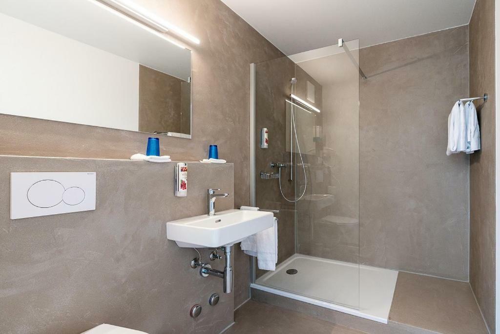 Hotel Alpes & Lac Neuchatel Ngoại thất bức ảnh