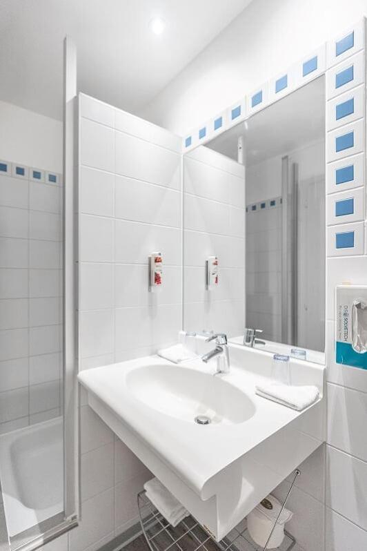 Hotel Alpes & Lac Neuchatel Ngoại thất bức ảnh